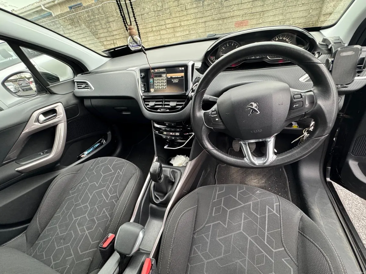 Peugeot 2008 1.2 pure Tec 2016 - Image 2