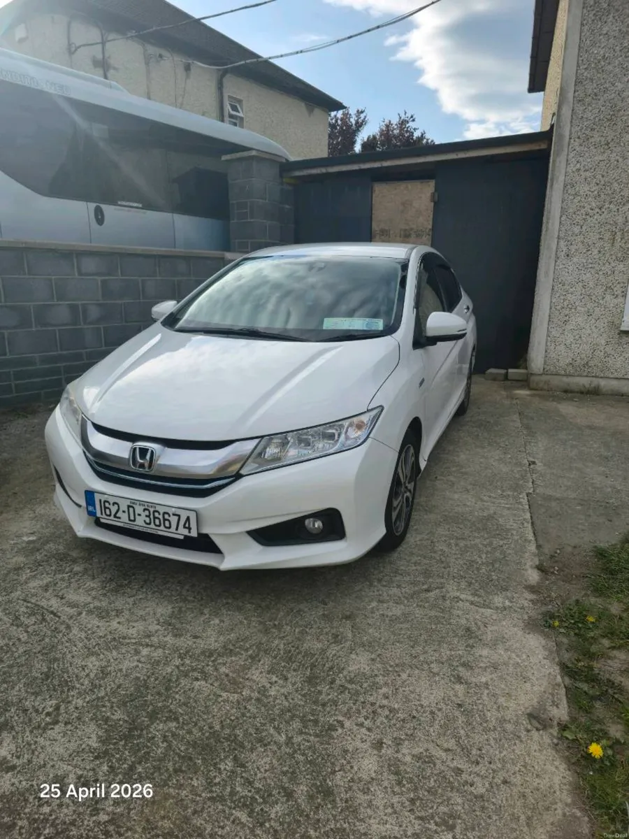 Honda Grace Hybrid high spec low mileage - Image 1
