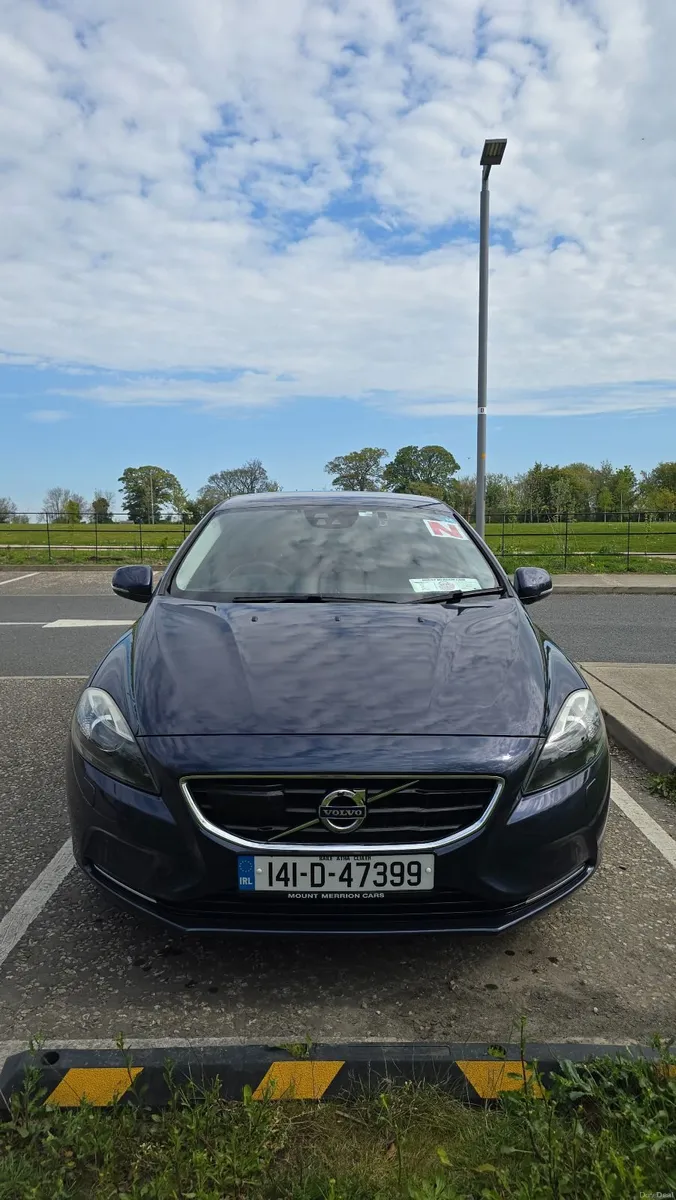 Volvo V40 Great condition, Fresh NCT and service - Image 1