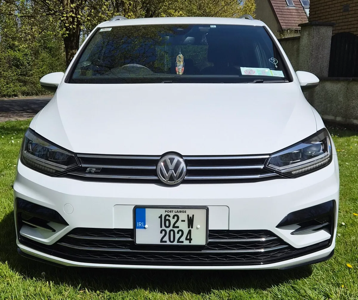VW Touran / R-Line / 1.4 Petrol / Auto / 2016 - Image 1