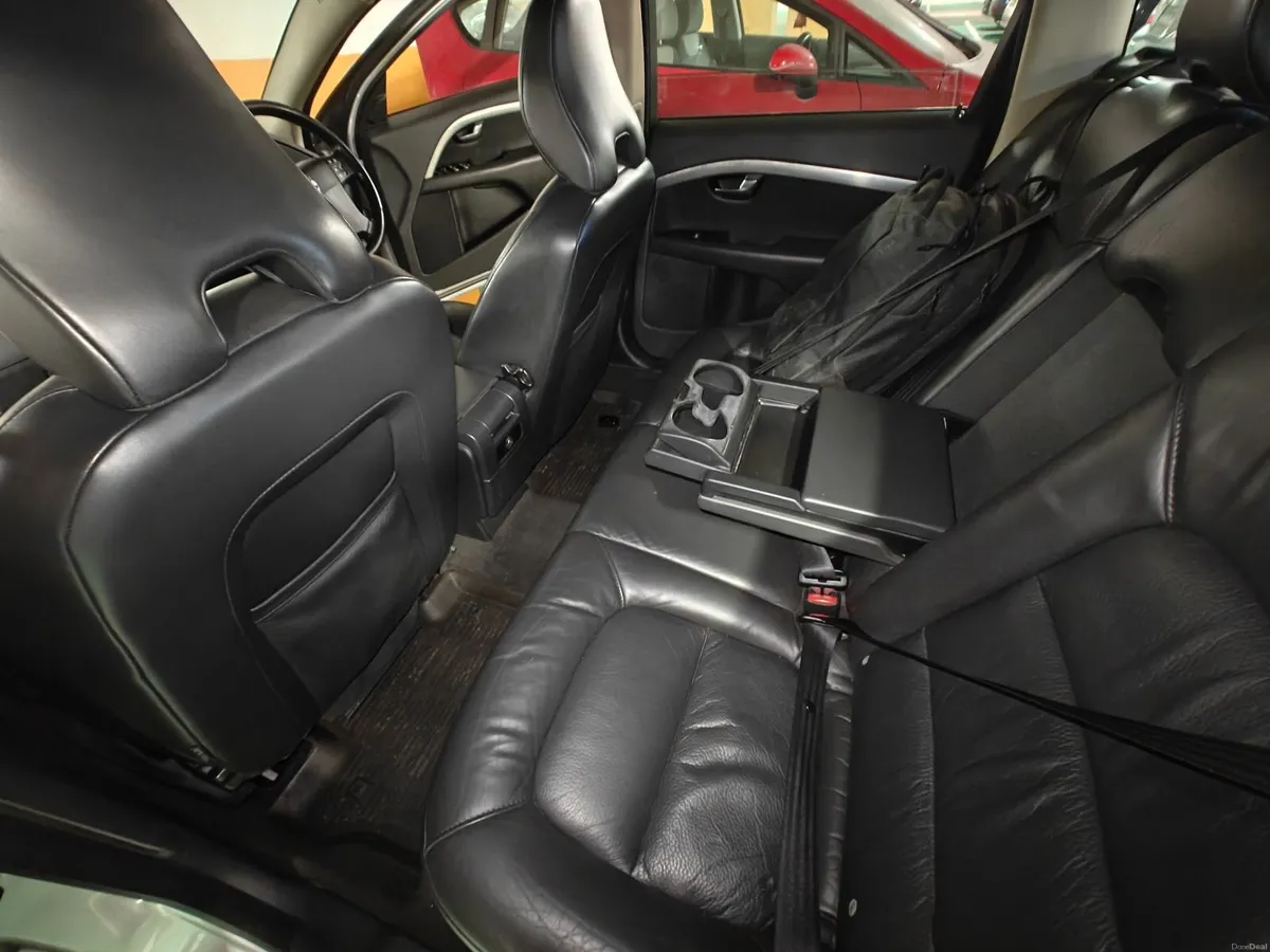 Volvo V70 2010 - Image 3