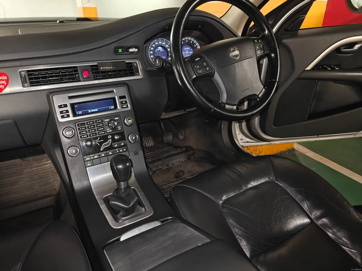 Volvo V70 2010 - Image 4