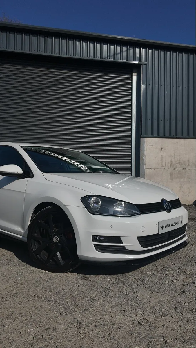 2015 Volkswagen Golf - Image 2