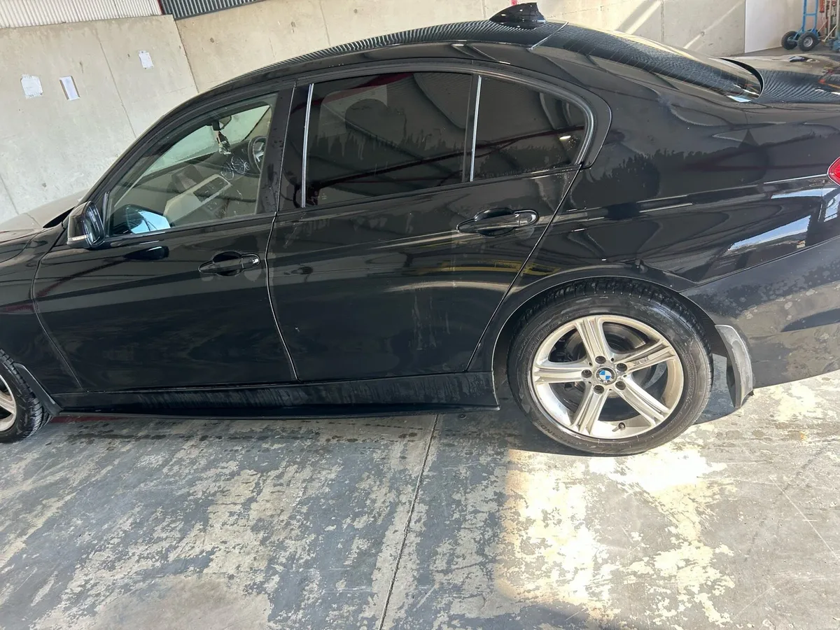 BMW 316 2015 - Image 4