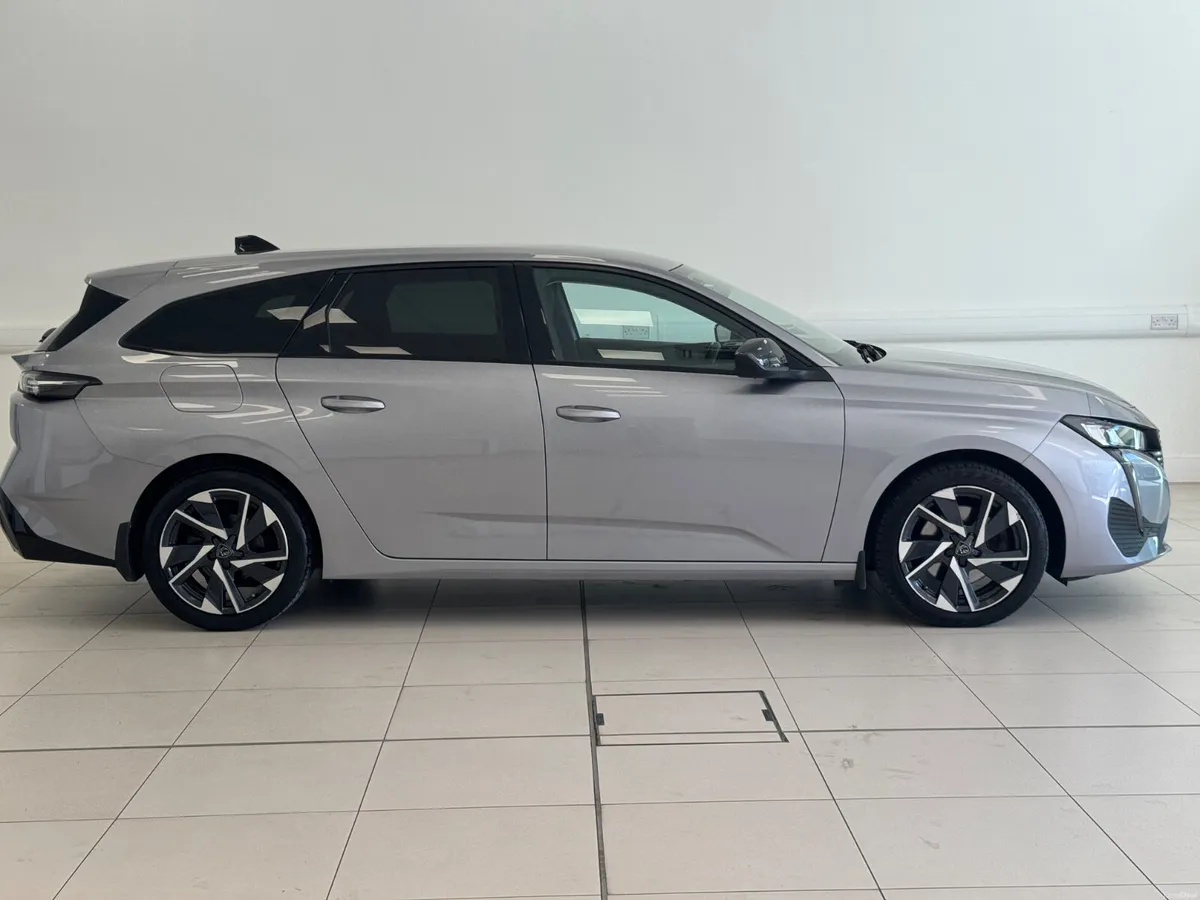 Peugeot 308 SW 2024 - Image 3