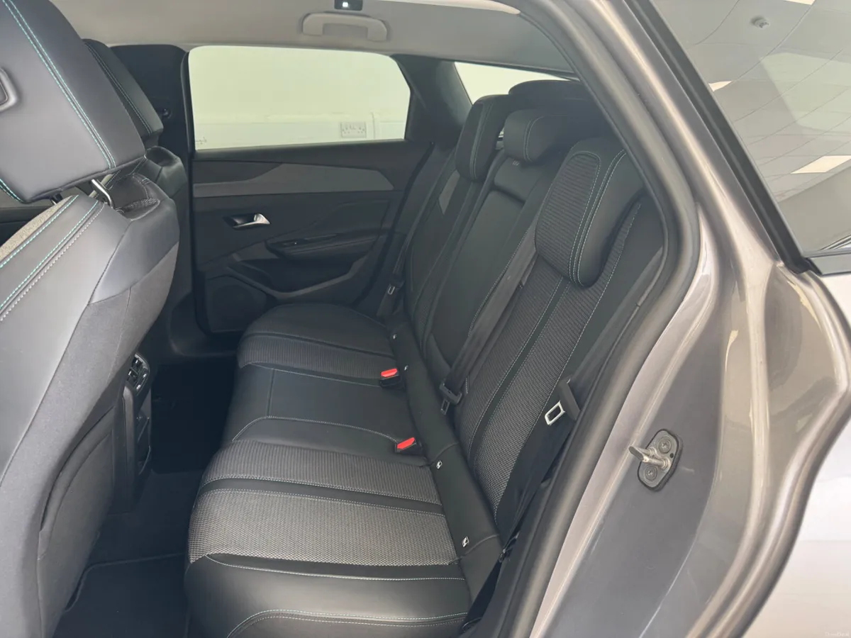 Peugeot 308 SW 2024 - Image 5