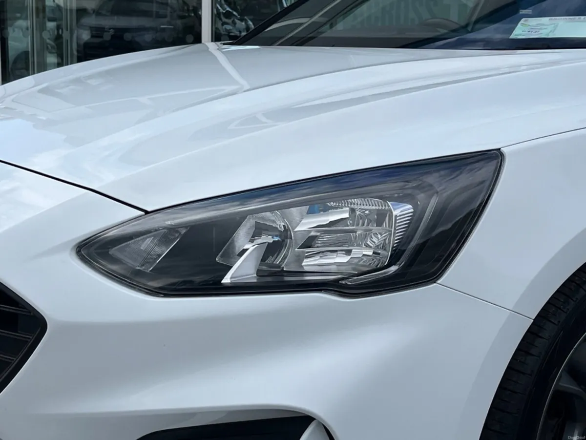 Ford Focus ST-LINE 5DR 1.5 TD 120 S6.2 M6 4DR - Image 3