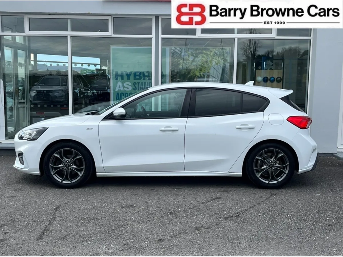 Ford Focus ST-LINE 5DR 1.5 TD 120 S6.2 M6 4DR - Image 4