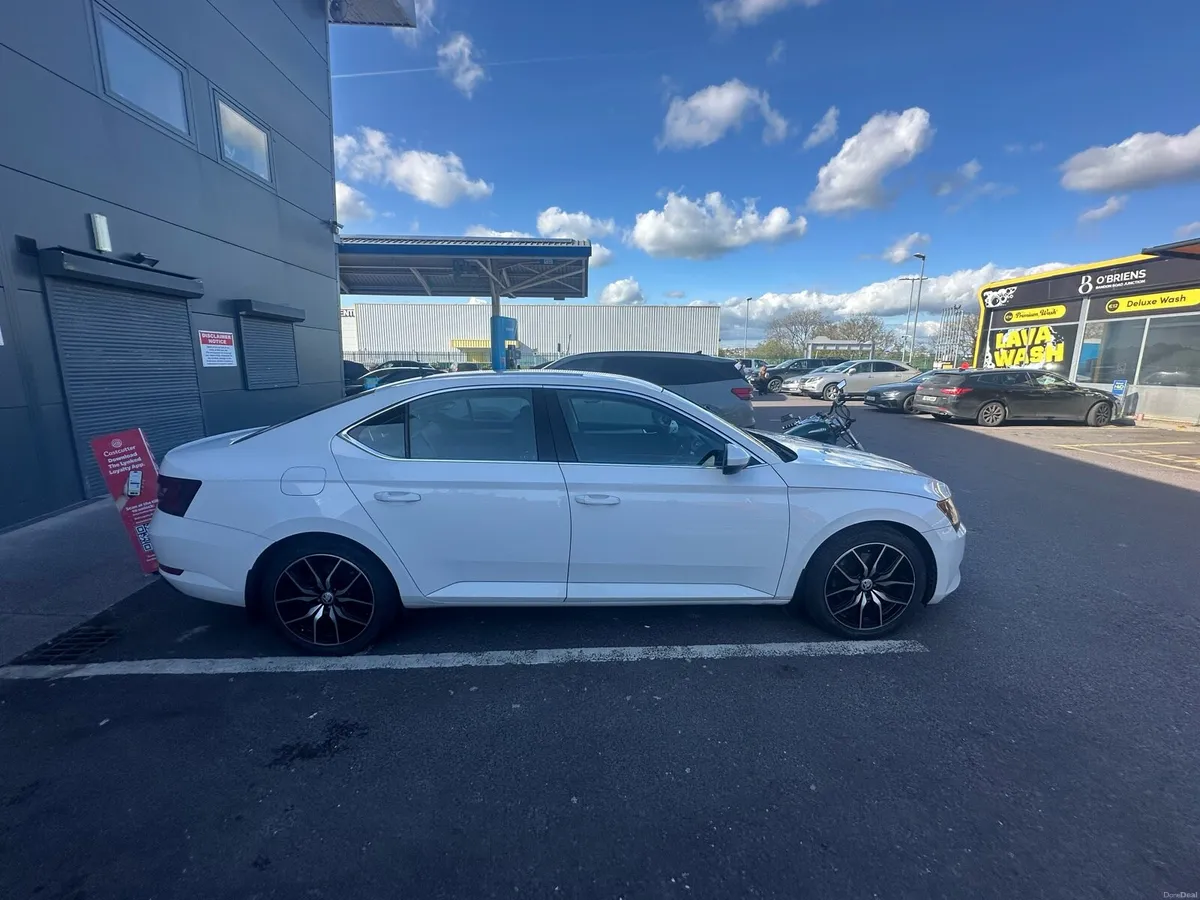 Skoda superb - Image 3
