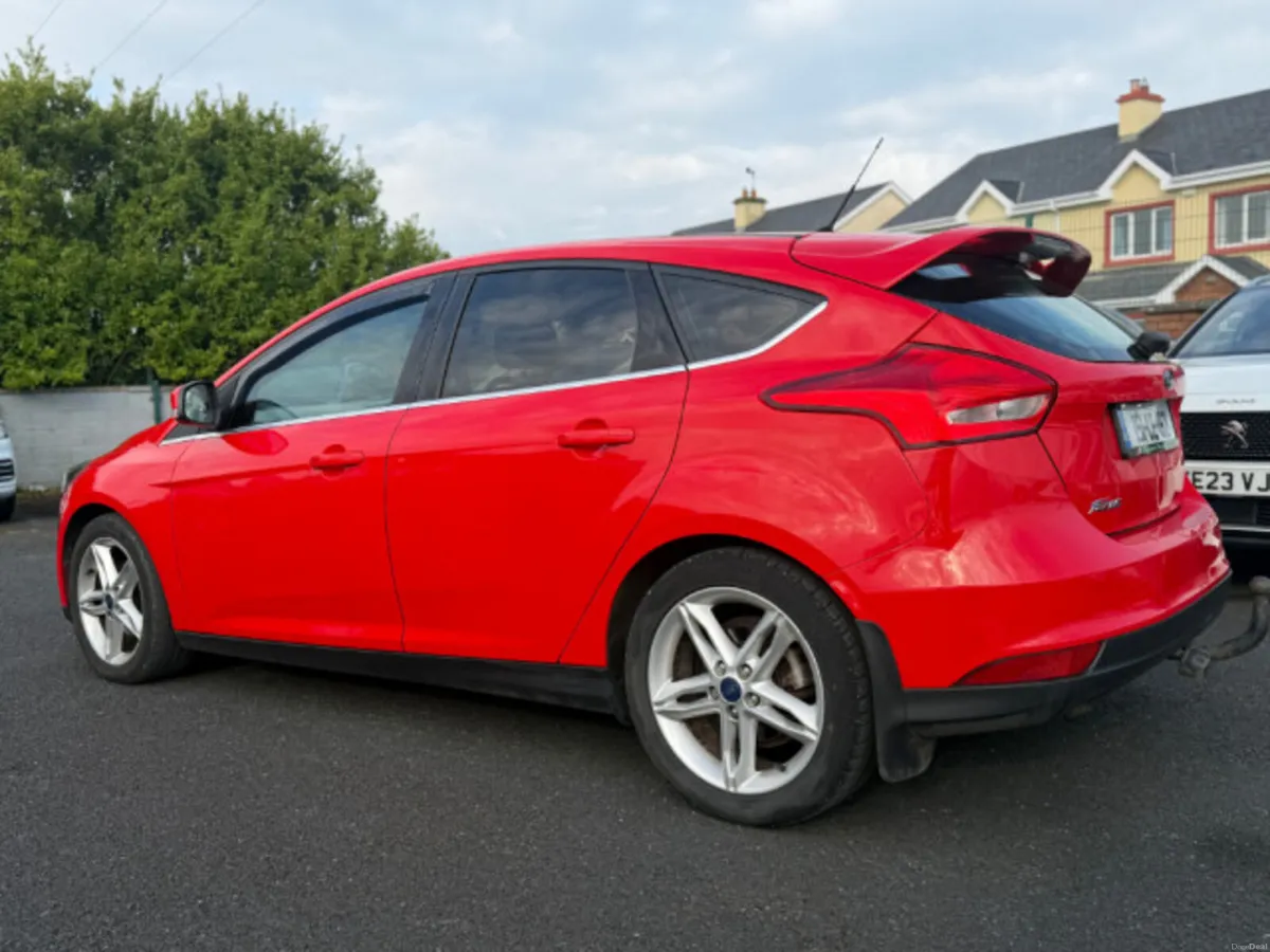 Ford Focus Zetec 1.6tdci 115PS 4DR - Image 3