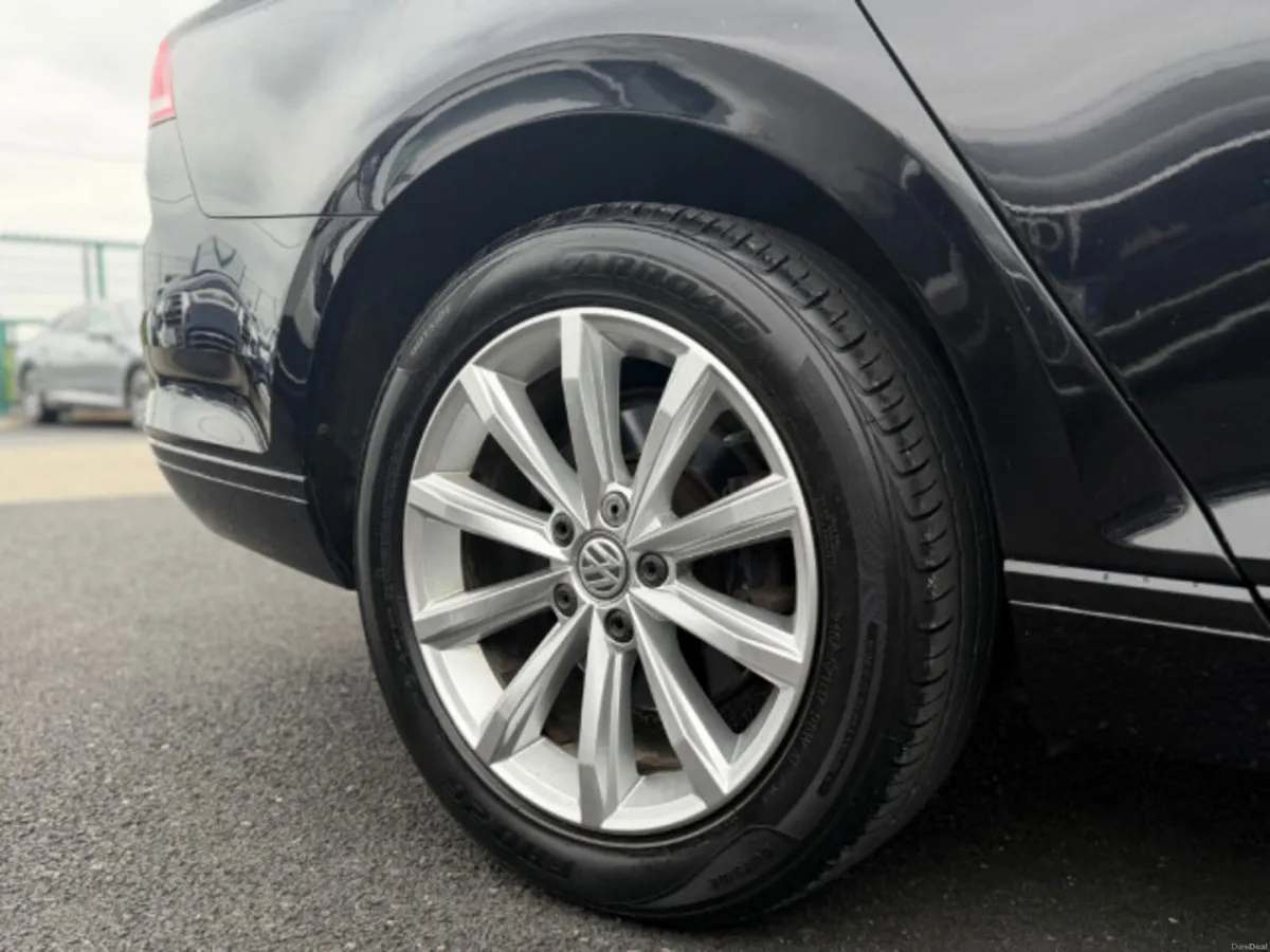 Volkswagen Passat SE Business BMT 120PS 4DR - Image 4