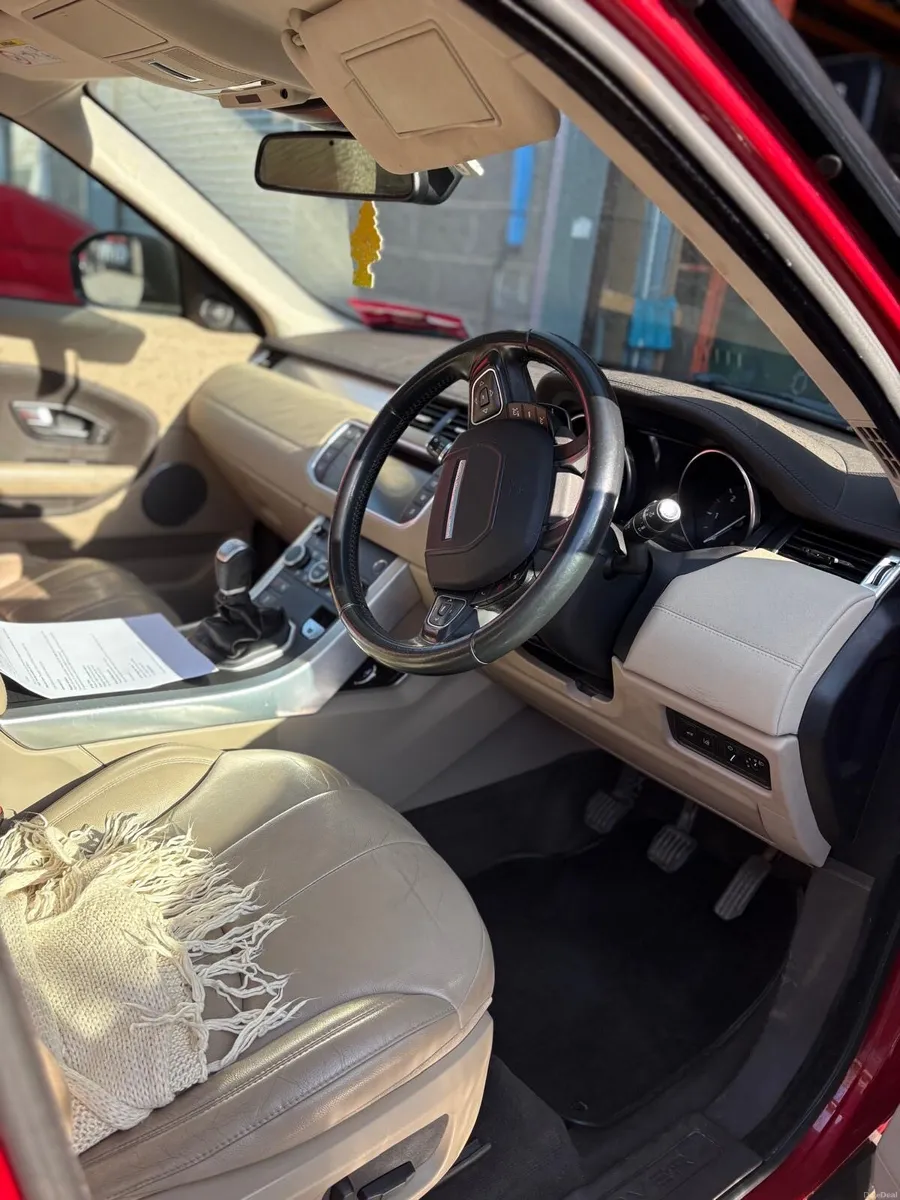 Range Rover Evoqus - Image 1