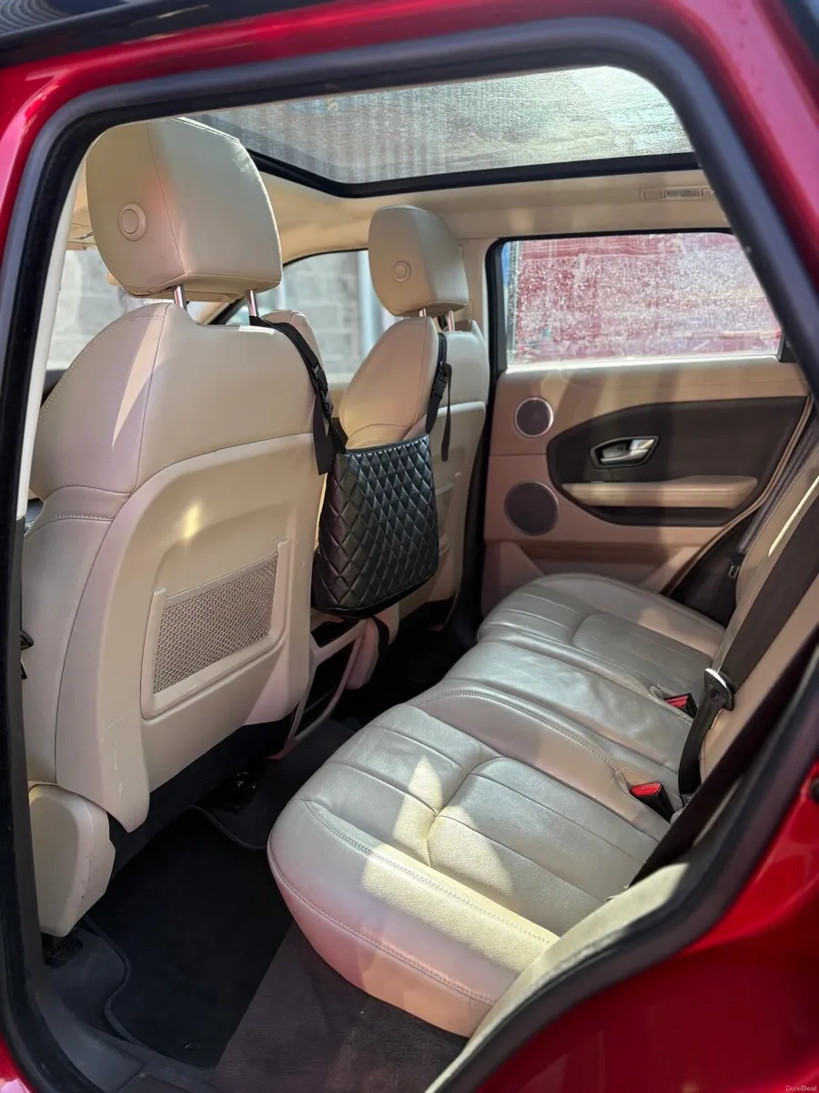 Range Rover Evoqus - Image 3