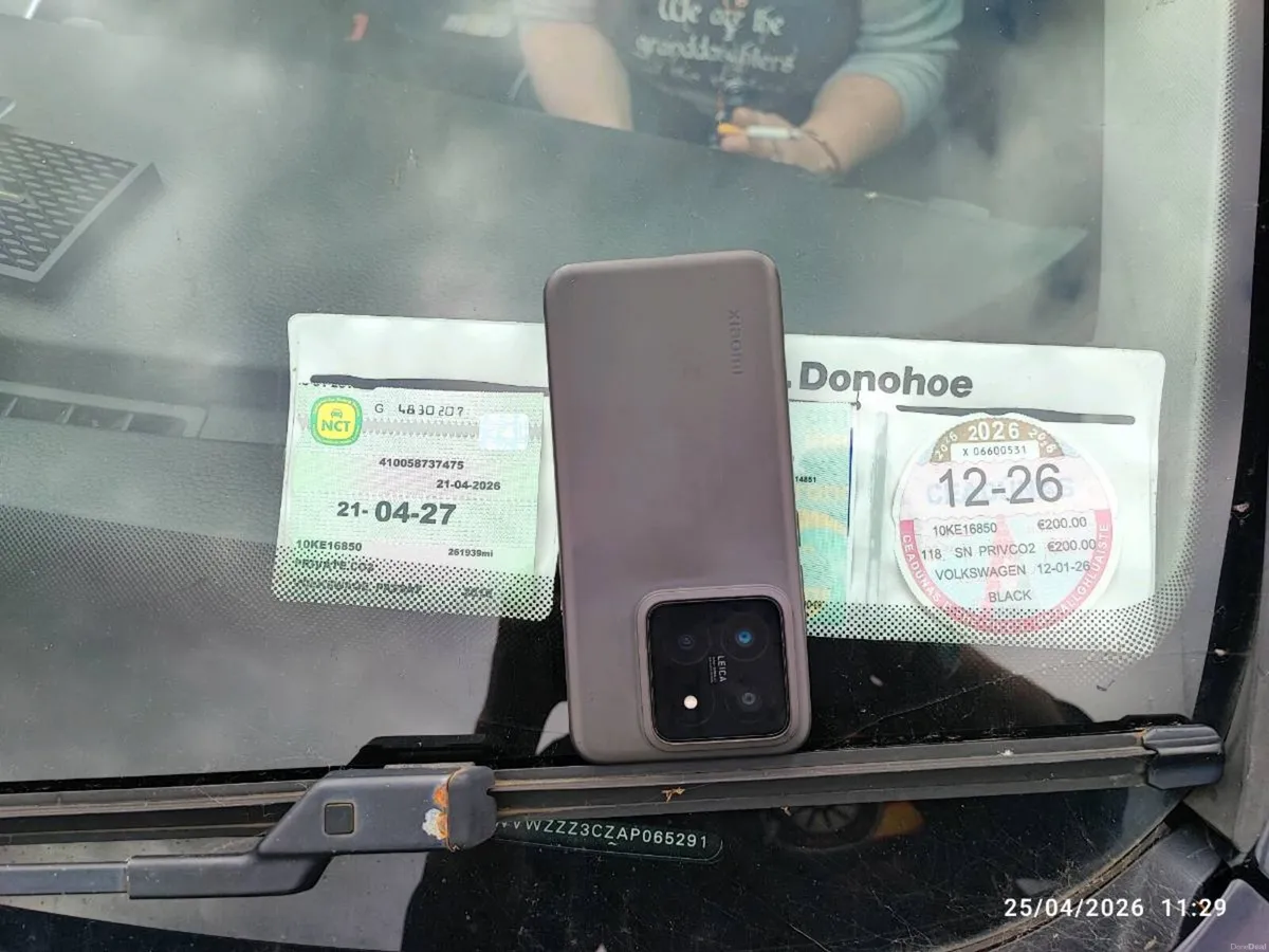 2010 VW passat - Image 2