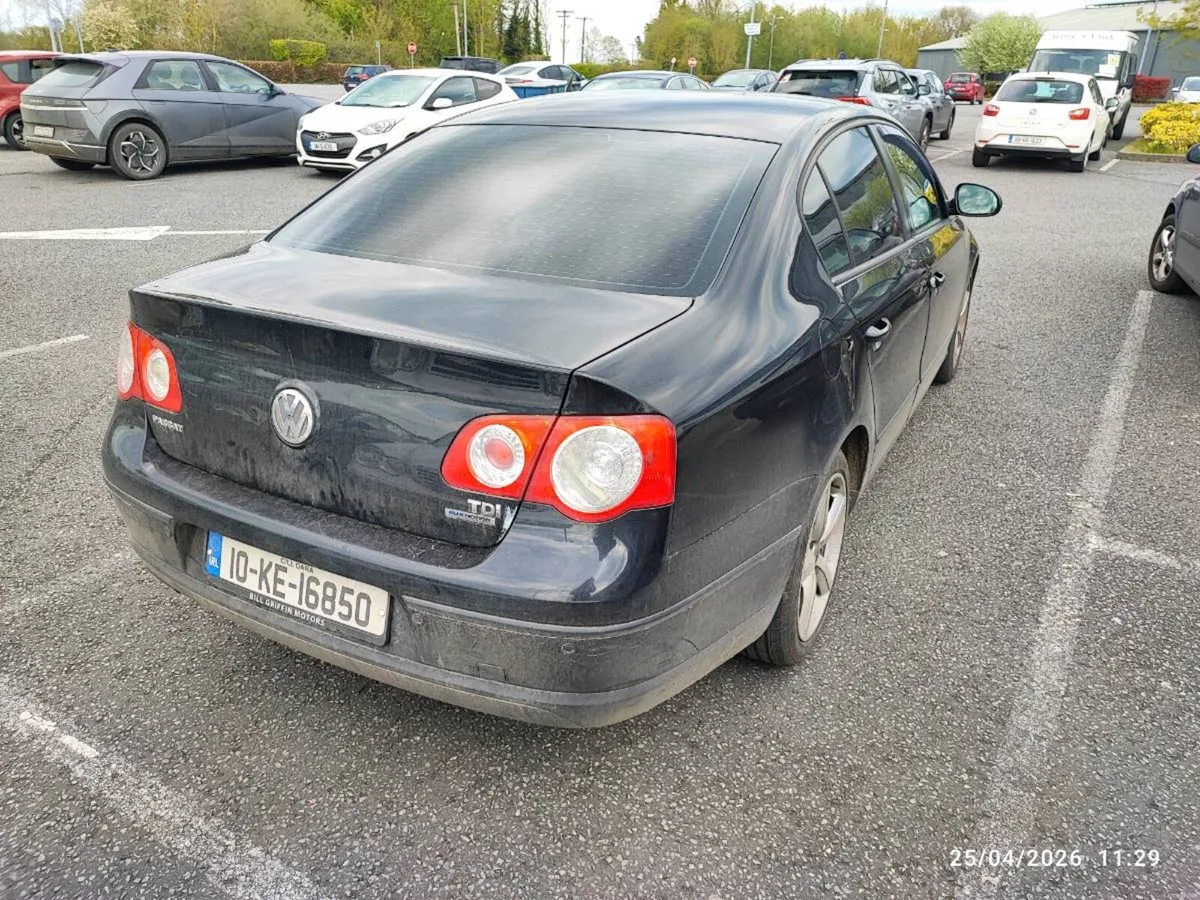 2010 VW passat - Image 4