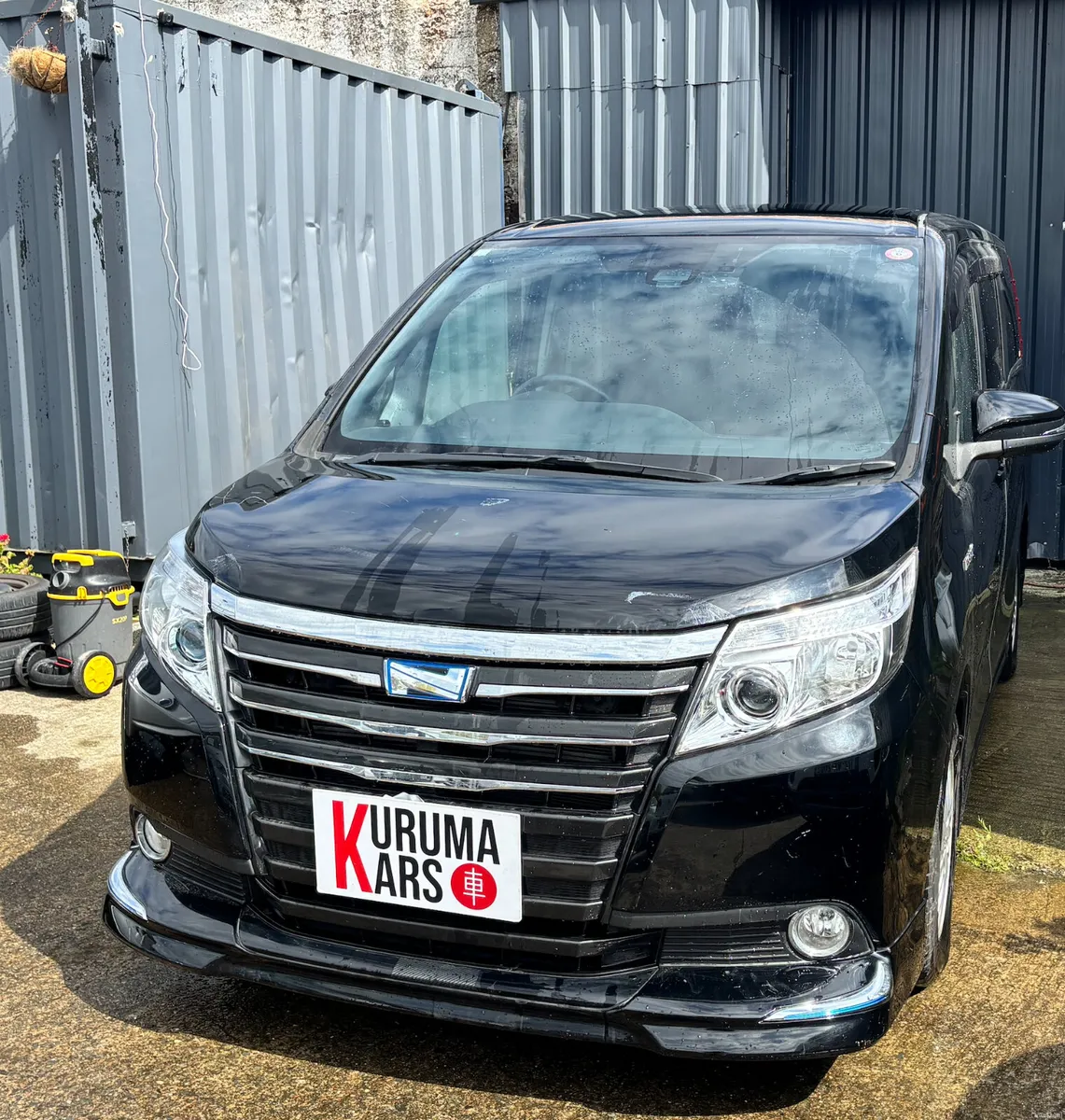 Toyota Noah 2016 – 7 Seater Hybrid - Image 2