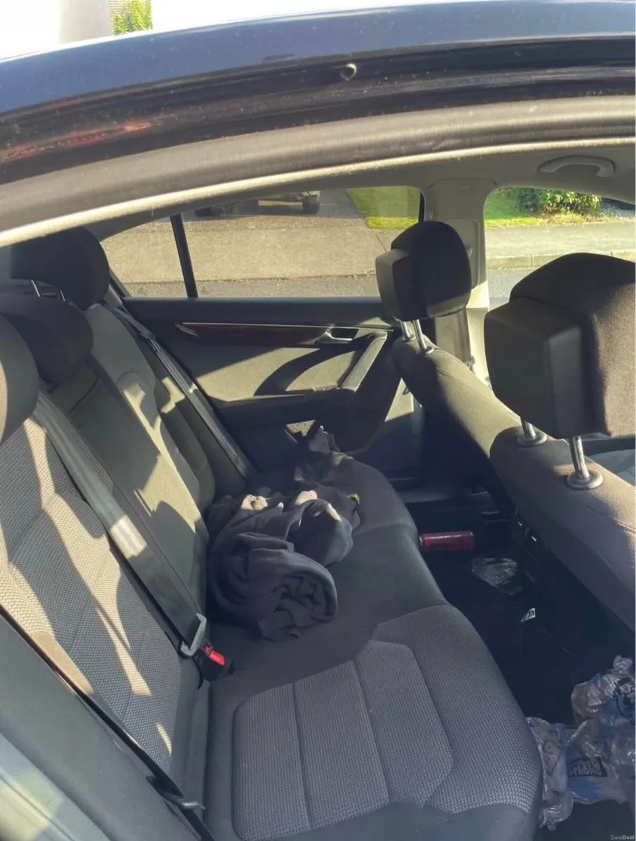 VW B7 Passat 1.6 tdi - Image 4