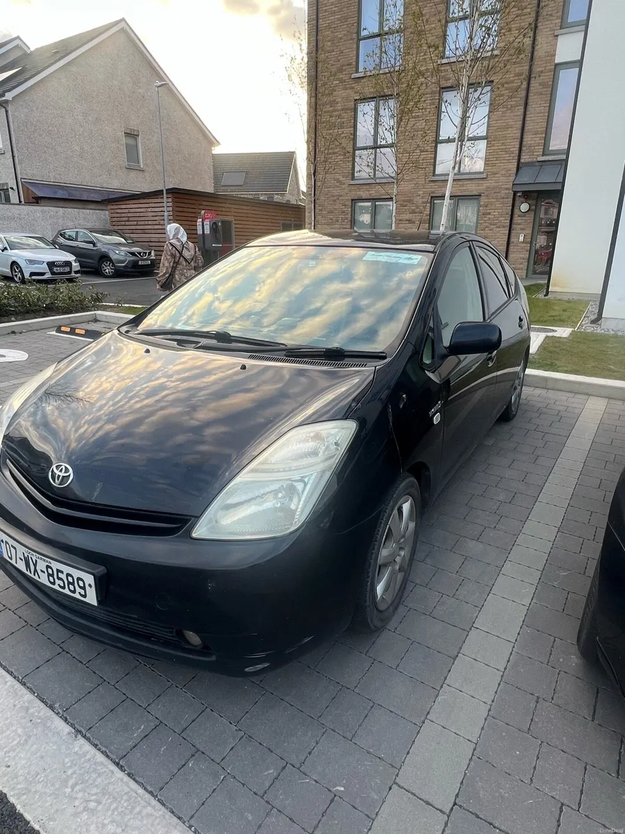 Automatic Toyota Prius 2007 - Image 2