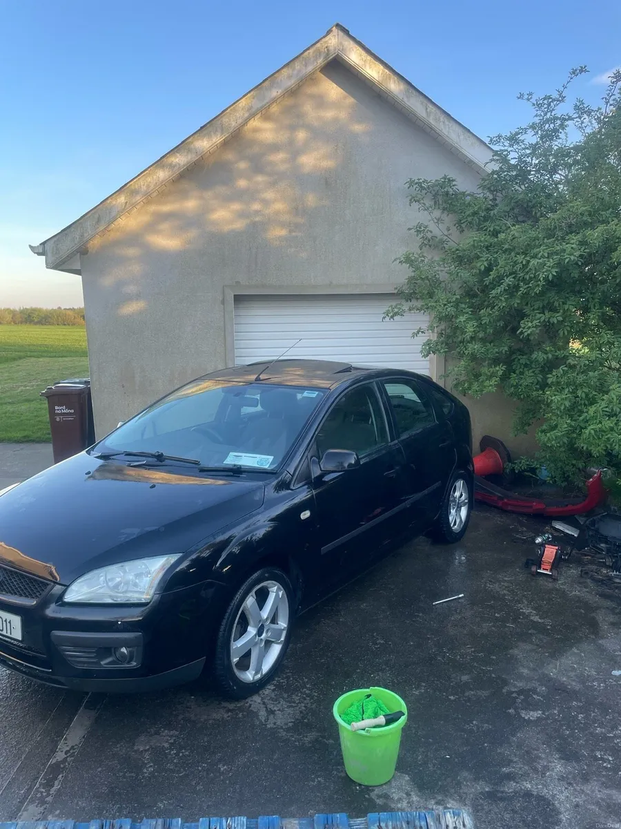 Ford Focus Sunroof LX - Image 1