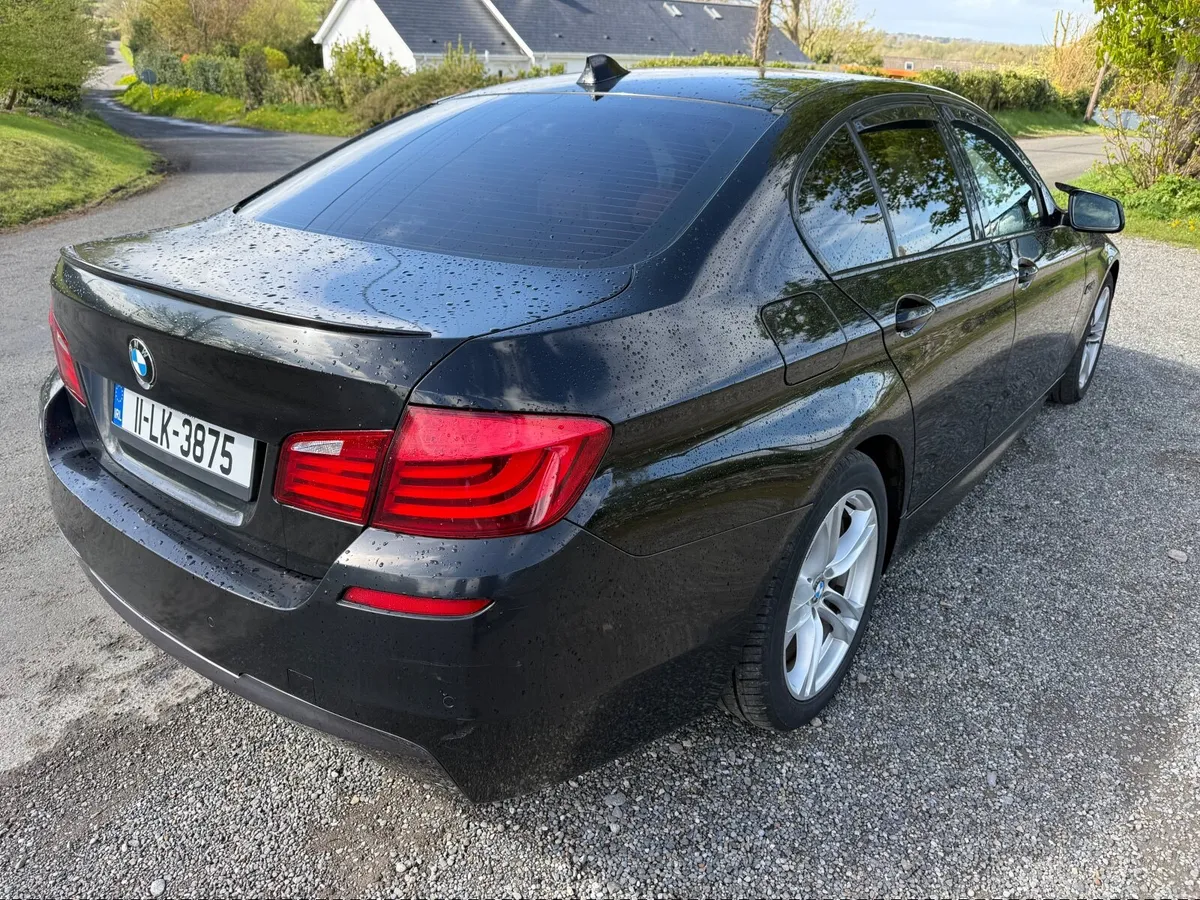 BMW 5-Series 2011 - Image 6