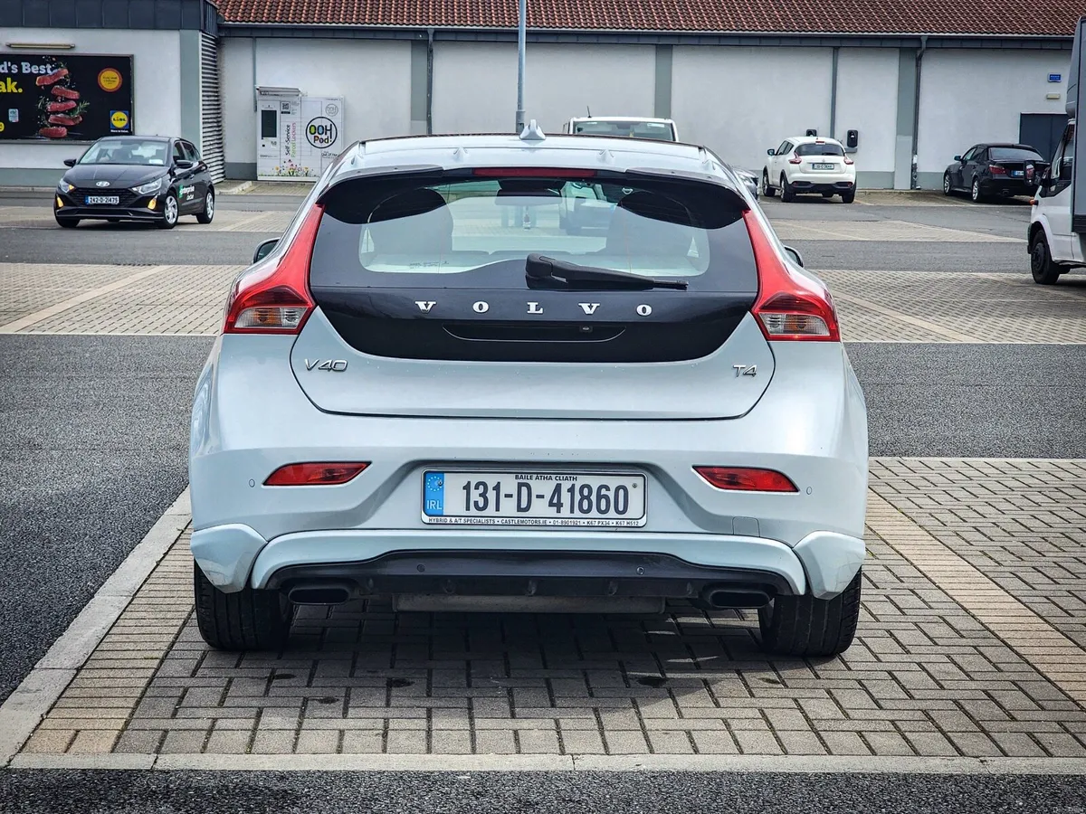 Volvo V-40 1.6 petrol automatic 2013 High-Spec - Image 4