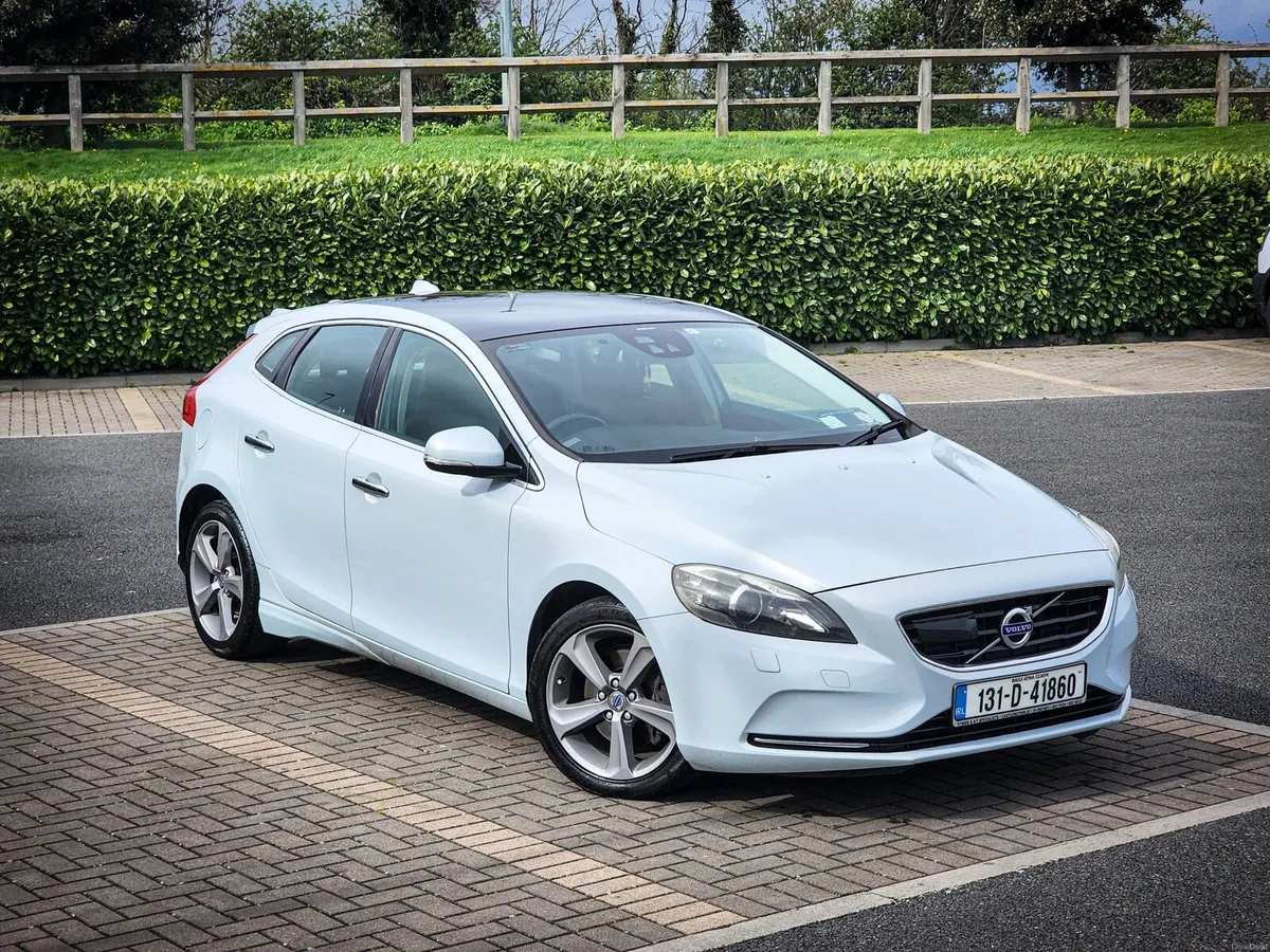 Volvo V-40 1.6 petrol automatic 2013 High-Spec - Image 1