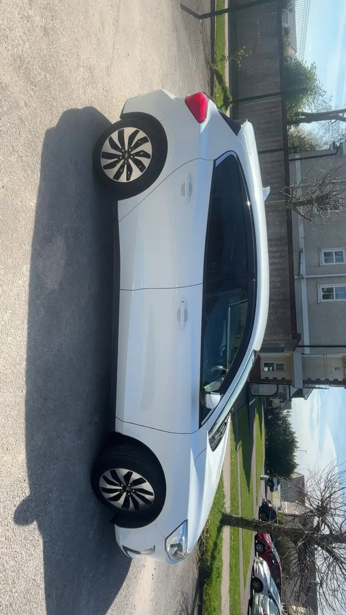 2020 Automatic Ford Focus Zetec 1.5 Diesel - Image 3