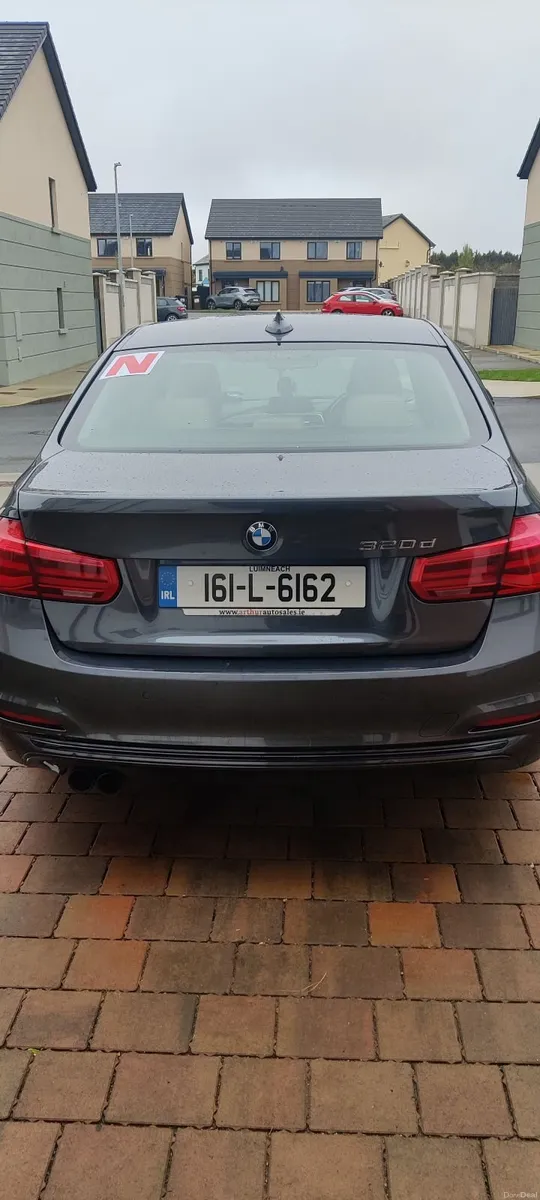 BMW 3-Series 2016 - Image 2