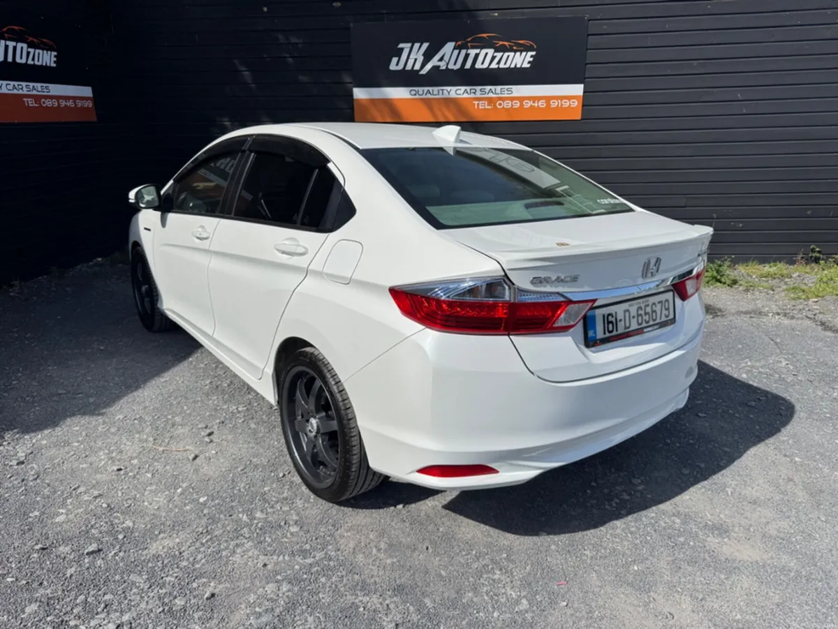 Honda Grace 1.5 HYBRID AUTO - Image 6