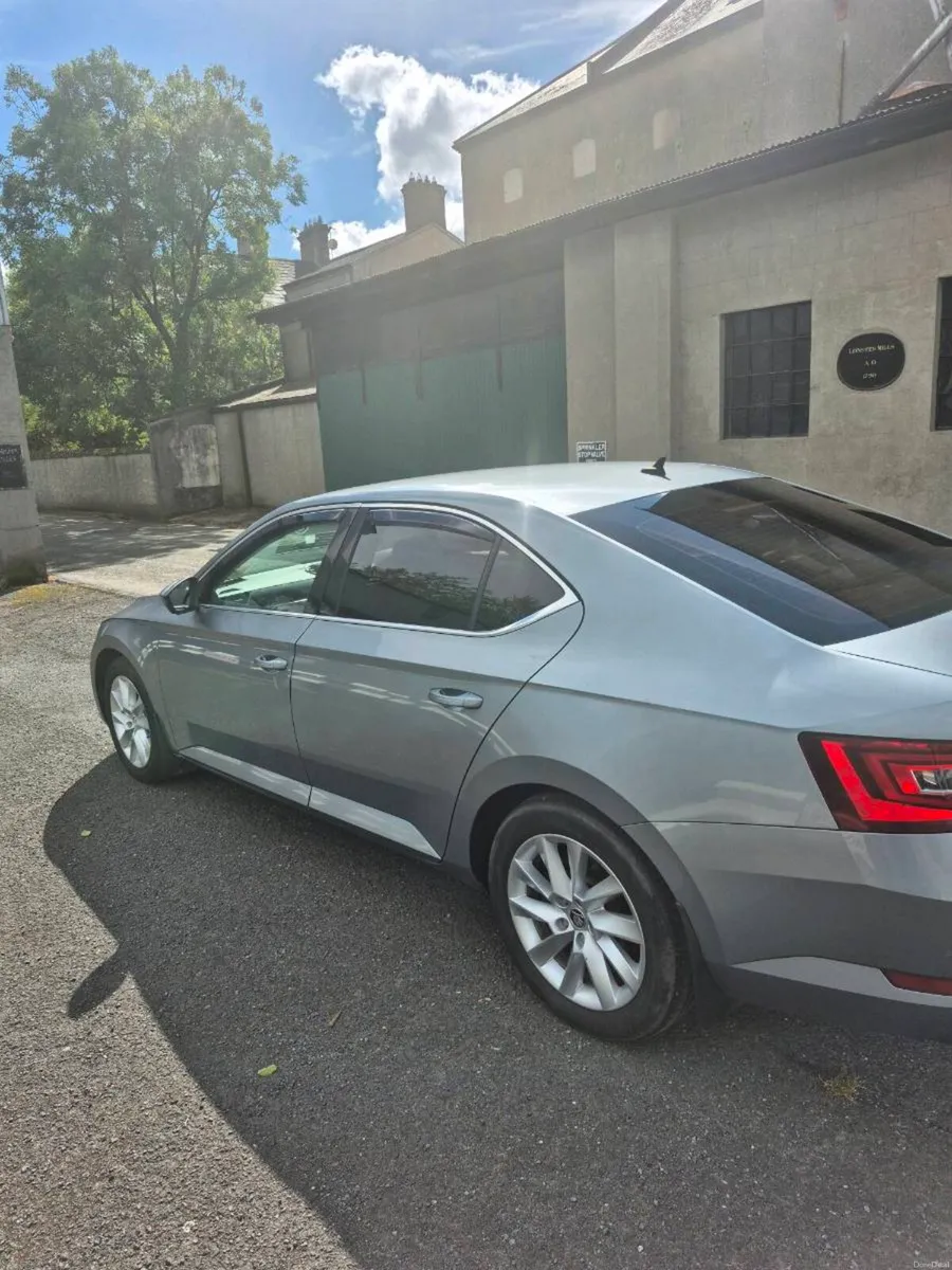 Skoda superb - Image 2