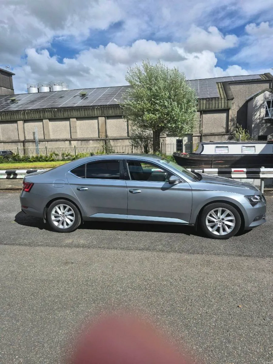 Skoda superb - Image 4