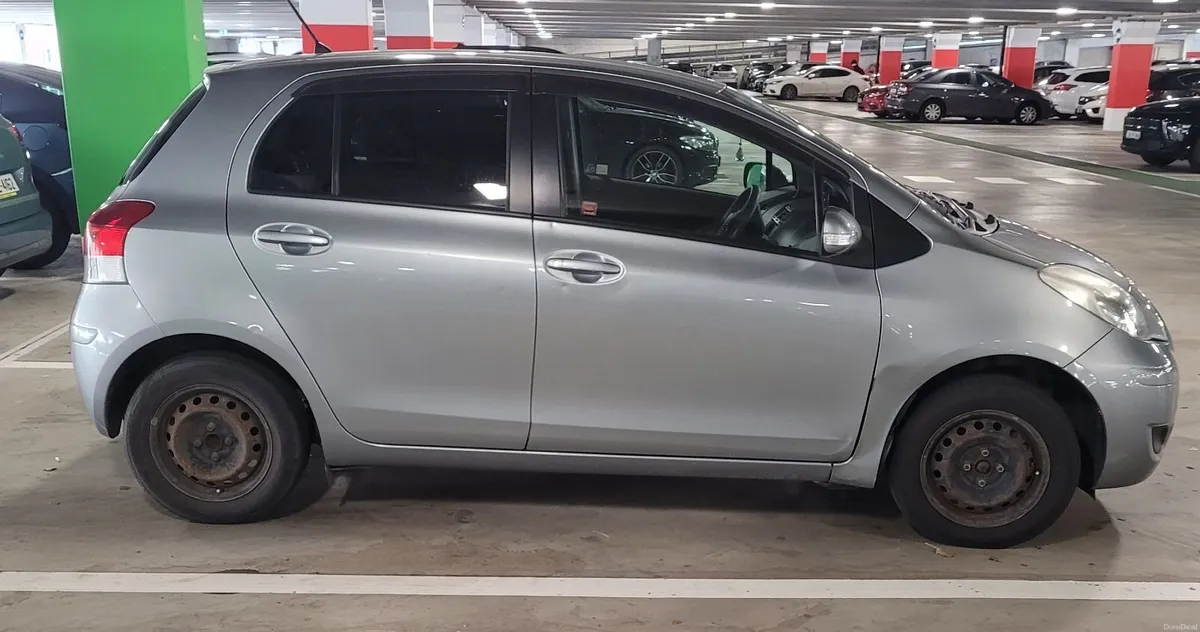 Toyota Vitz 2009 Automatic - Image 3