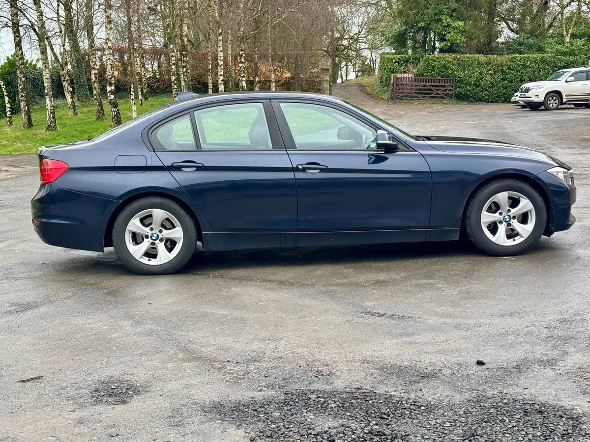 BMW 3- Series - Image 4