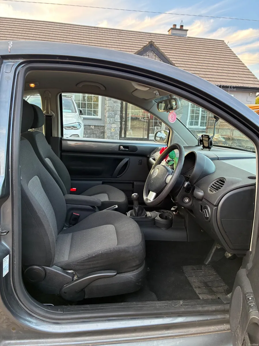 Volkswagen Beetle 2008 - Image 4