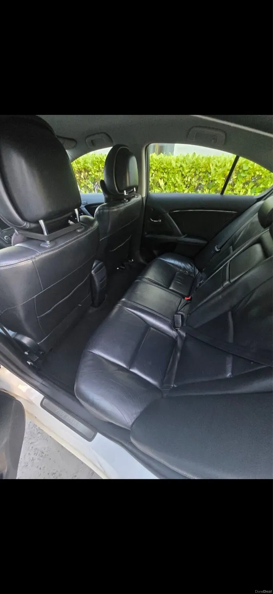 Toyota Avensis 2.2 D-4D Automatic | Leather | - Image 2