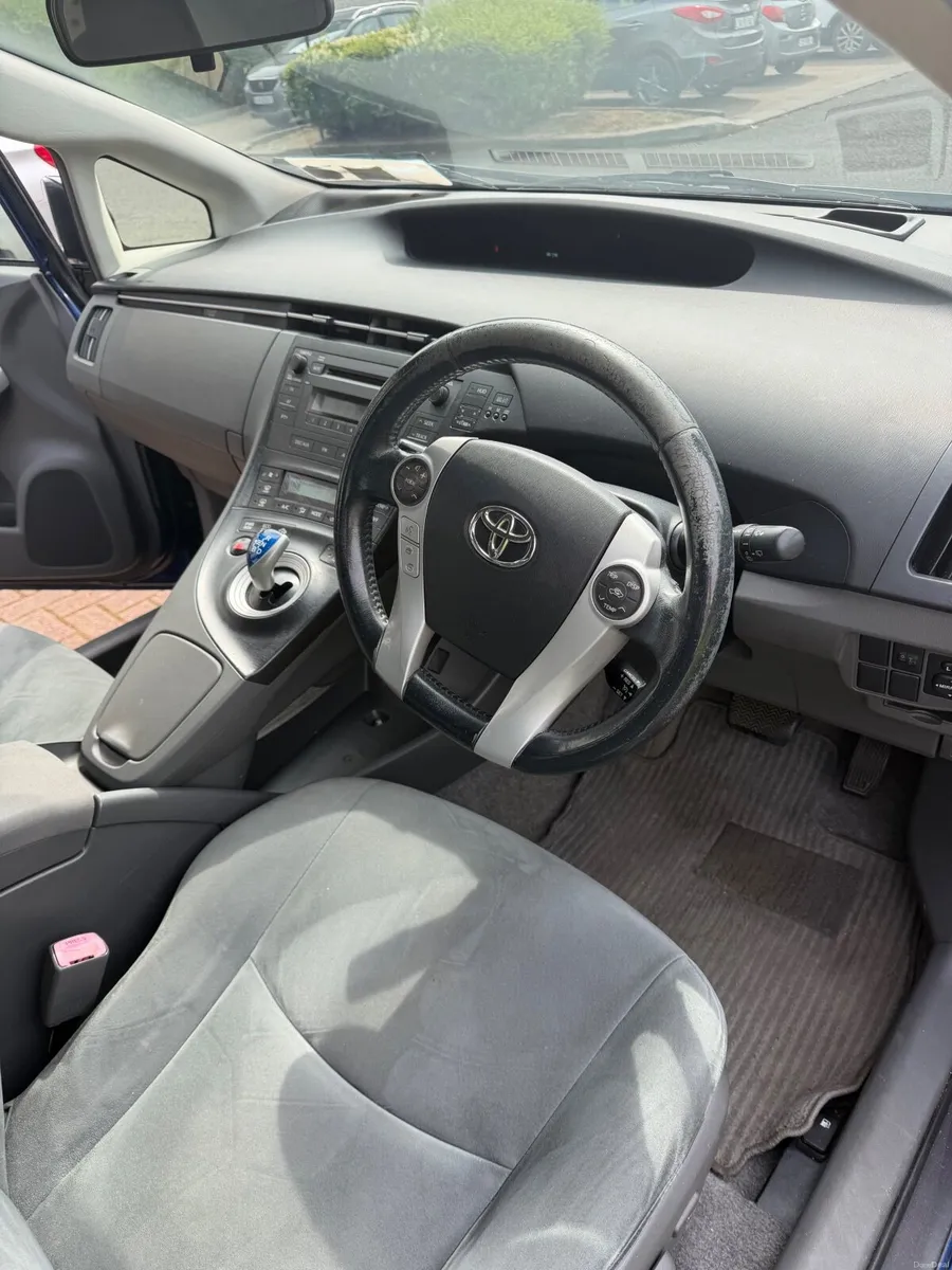 Toyota Prius 2010 - Image 2