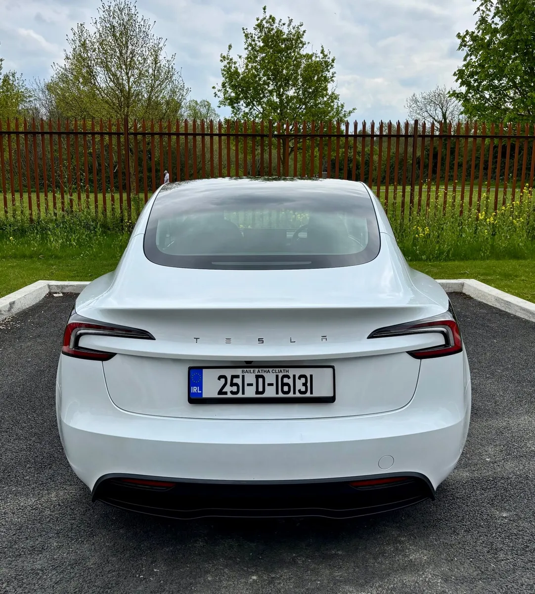 Tesla Model 3 2025 - Image 2