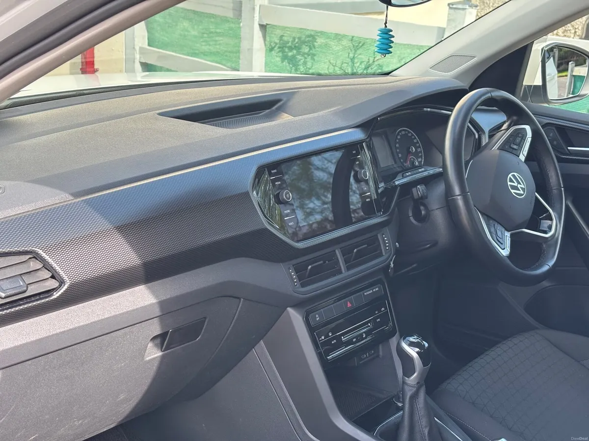 Volkswagen T-Cross 2022 - Image 2