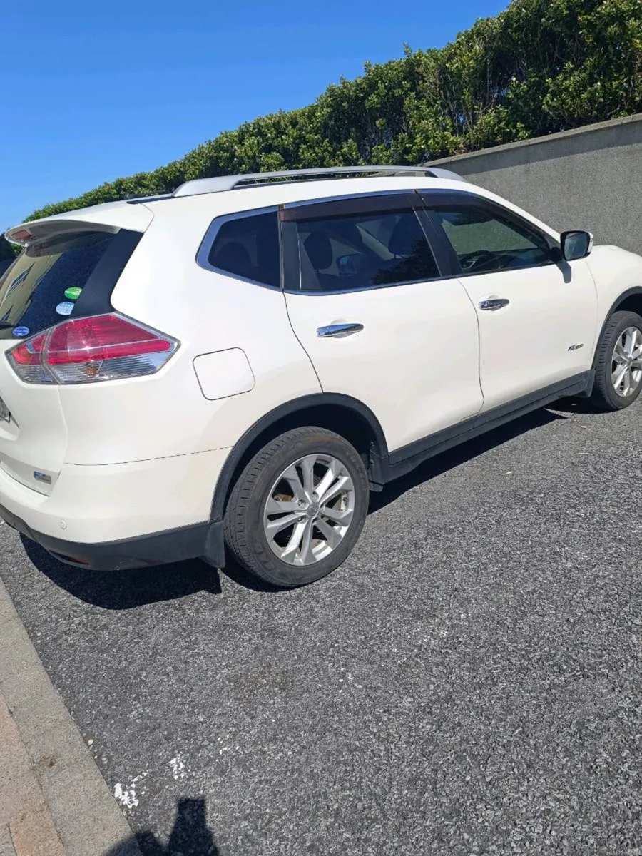 2015 Nissan X-trail hybrid. New NCT and tax. - Image 4