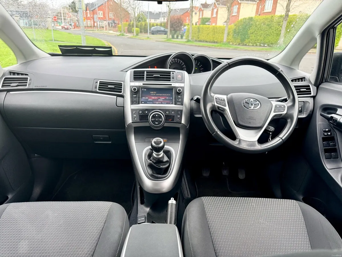 🔴 2015 Toyota Verso 1.6D Luna Skyview – 7 Seater - Image 4