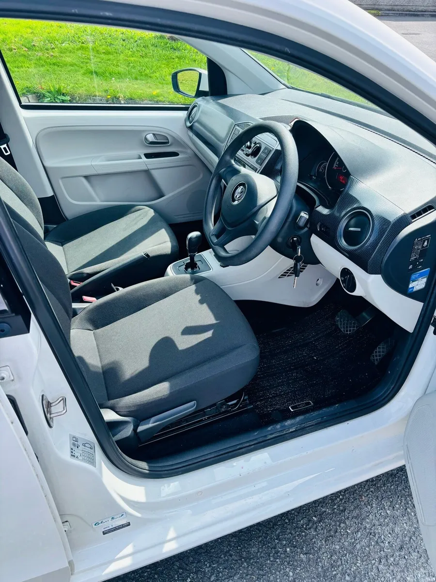 Volkswagen Up 1.0 petrol  2018 Auto - Image 6