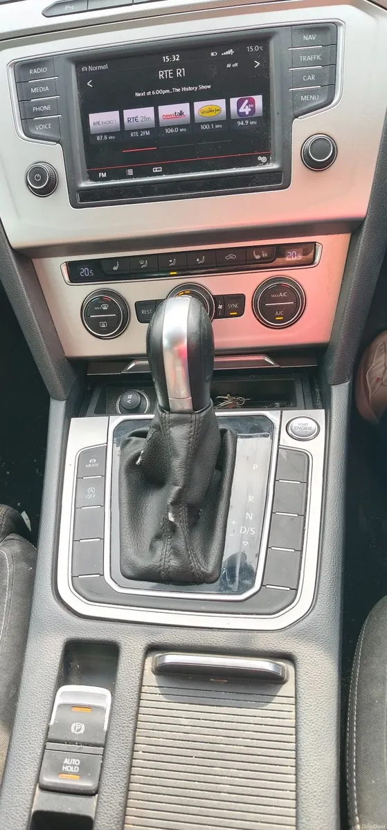 Volkswagen Passat 2015 - Image 4