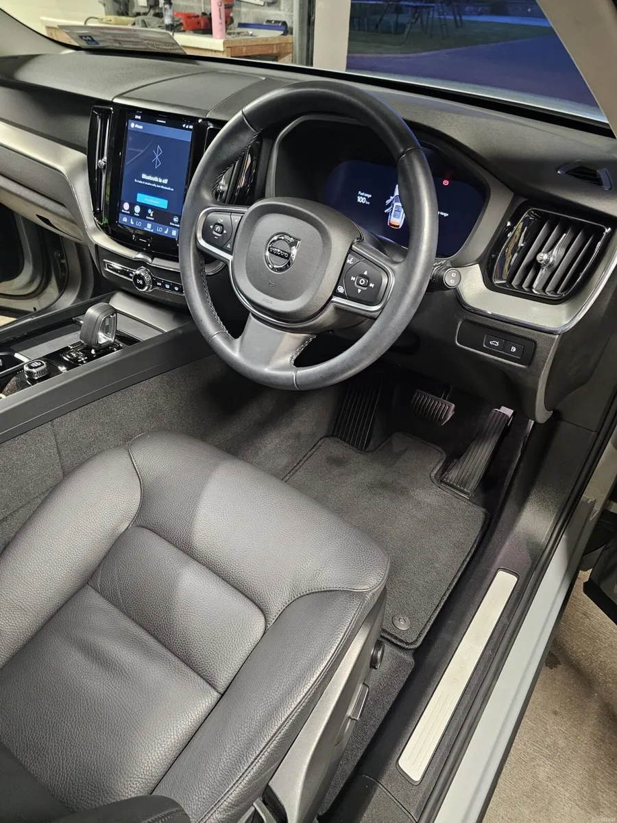VOLVO XC60 T6 PHEV CORE 5DR AUTO - Image 6