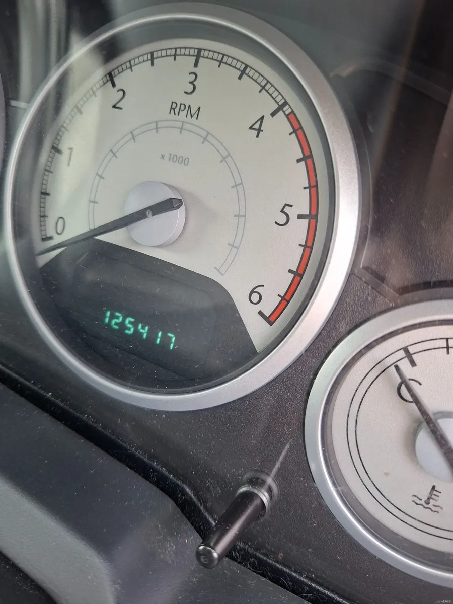 Chrysler Voyager 2010 - Image 3