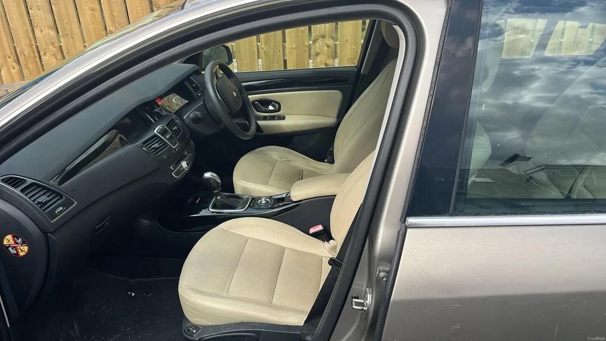 Laguna 2011 just no hand break - Image 2