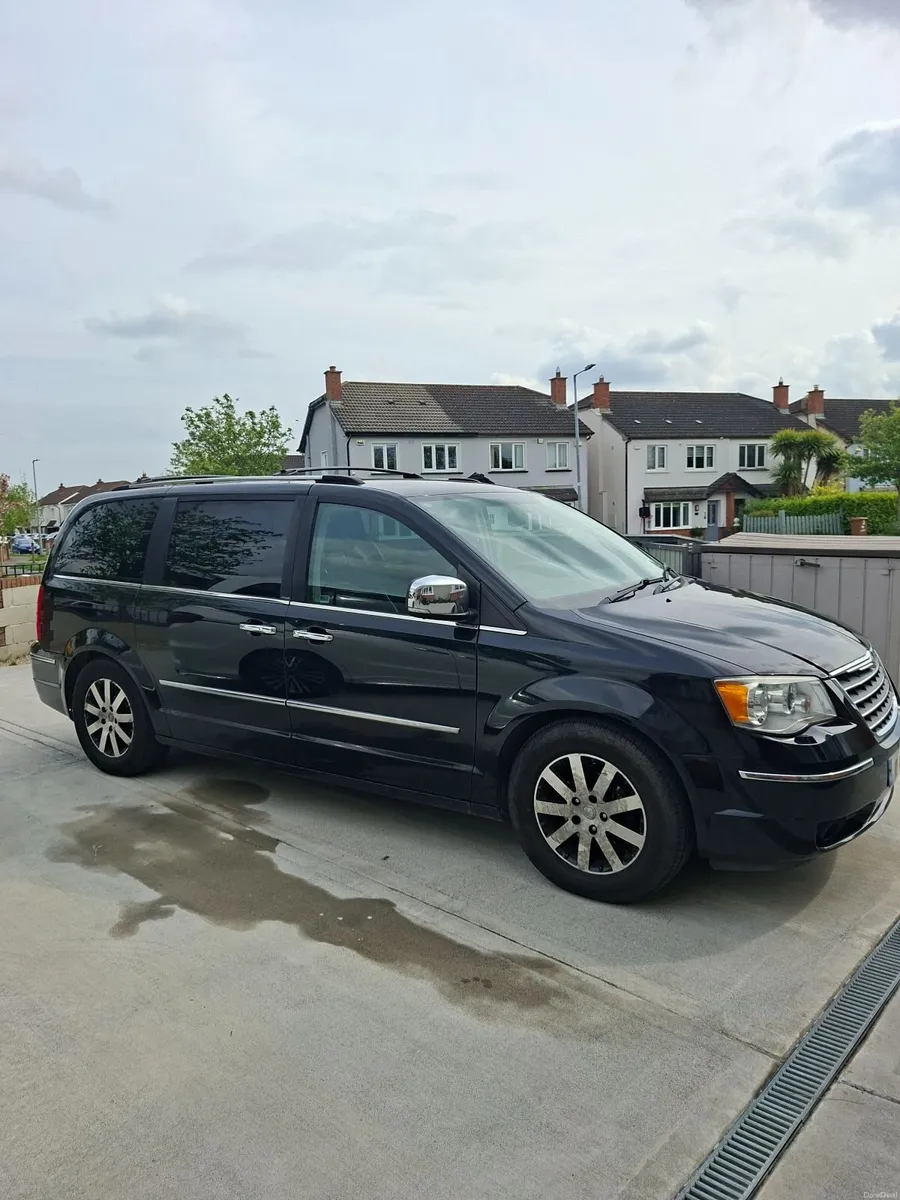 Chrysler Voyager 2010 - Image 1