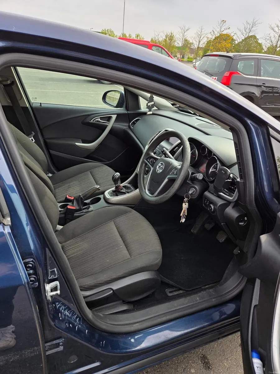 Vauxhall Astra 2011 - Image 4