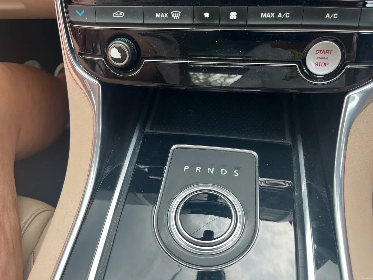 Jaguar XE 2.0D - Image 3