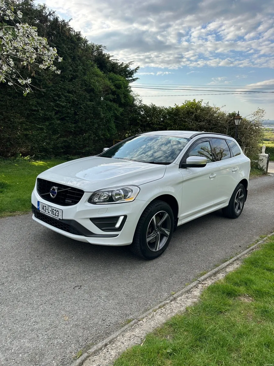 Volvo XC60 2.0 R-Design - Image 2