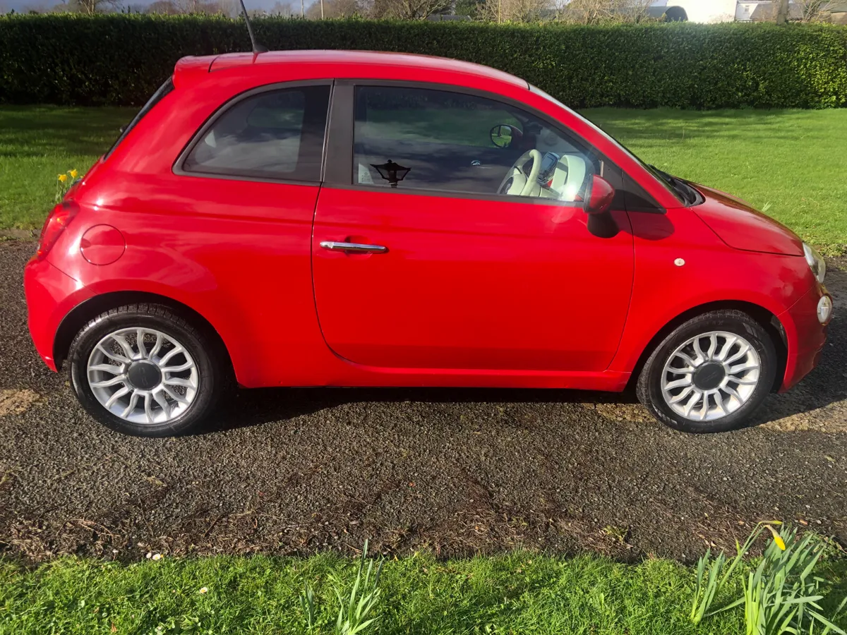 2011 FIAT 500 LOUNGE ONLY 68 THOUSAND MILES - Image 1